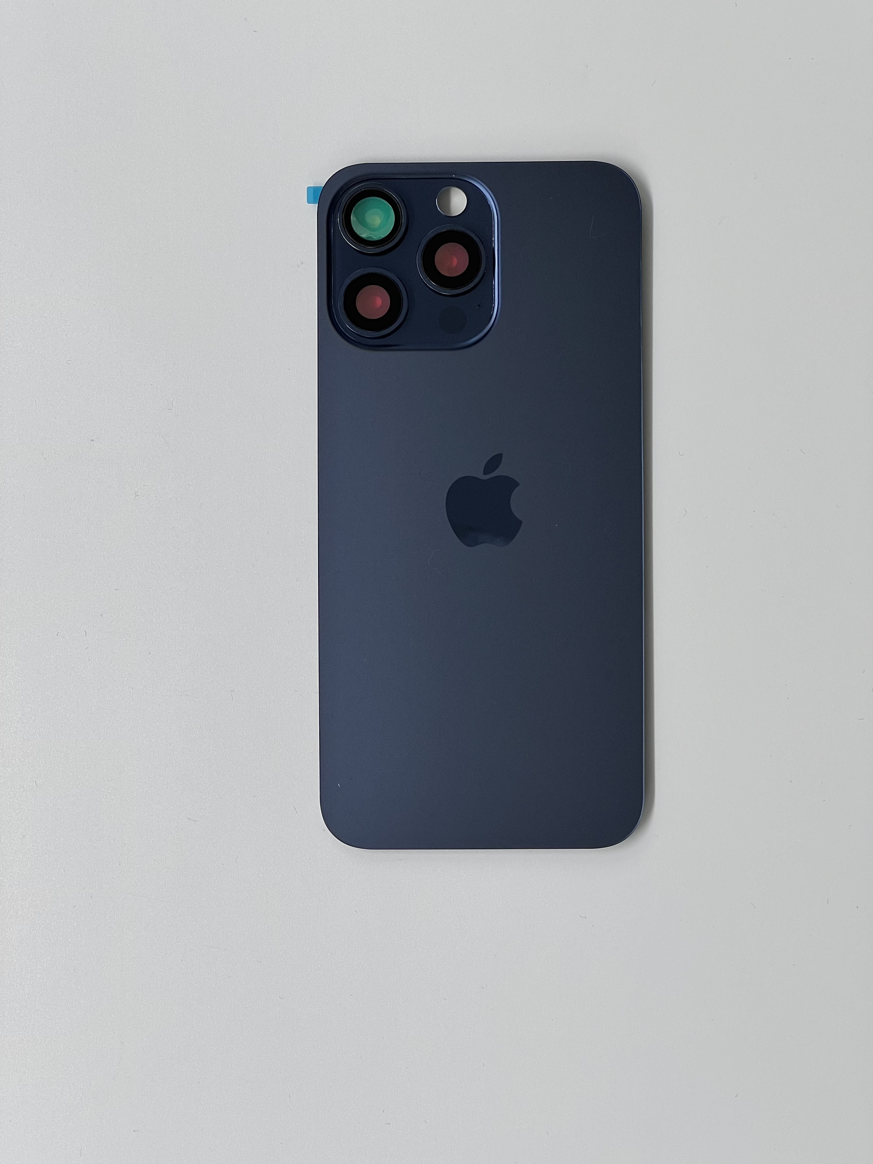 Задняя крышка Apple iPhone 15 Pro Max голубой титан с большим отверстием